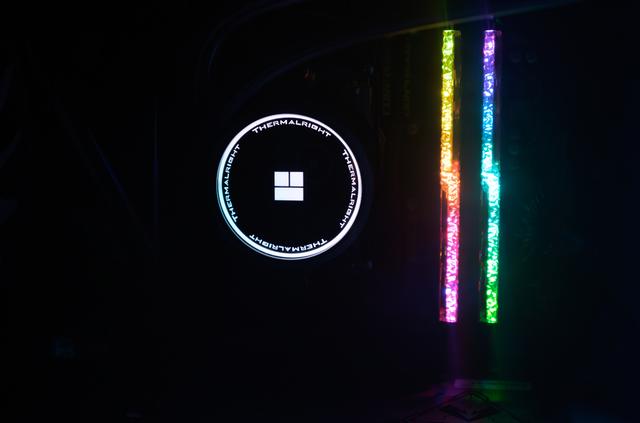 酷炫幻彩―利民水冷Frozen EYE 360一体式水冷装机