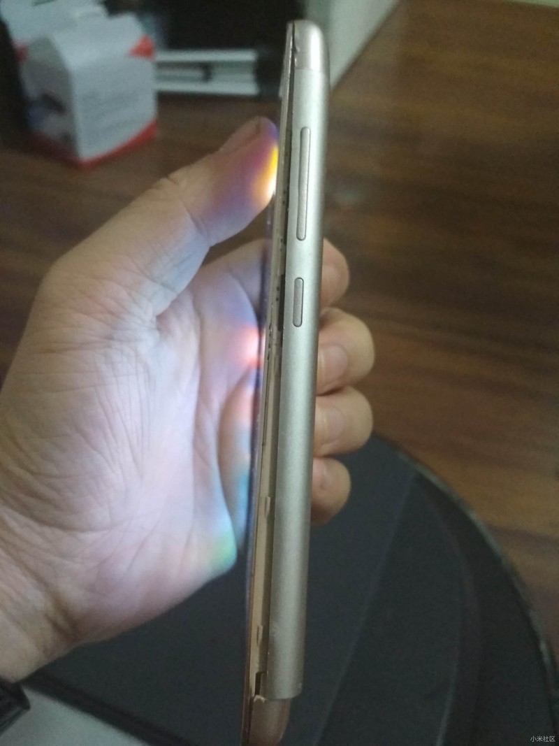 京东买的红米3用2个月电池鼓胀，客服居然要收100元维修费！