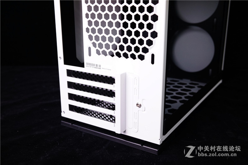 【首发评测】M-ATX新贵 迎广301首发简测