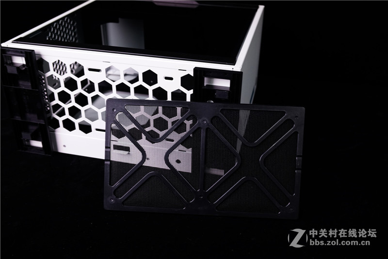 【首发评测】M-ATX新贵 迎广301首发简测