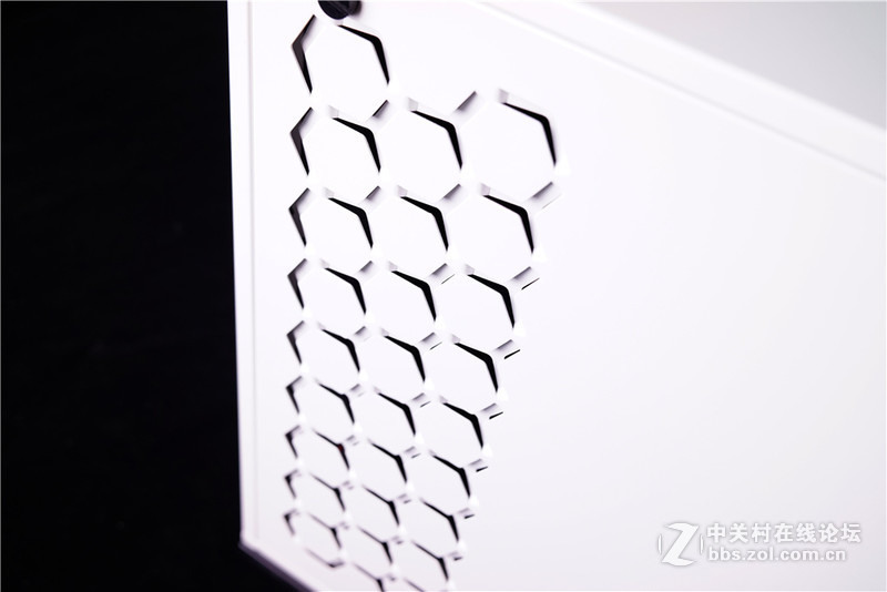 【首发评测】M-ATX新贵 迎广301首发简测