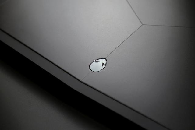 感受八代Intel酷睿移动CPU的力量—Alienware 17R5简单评测