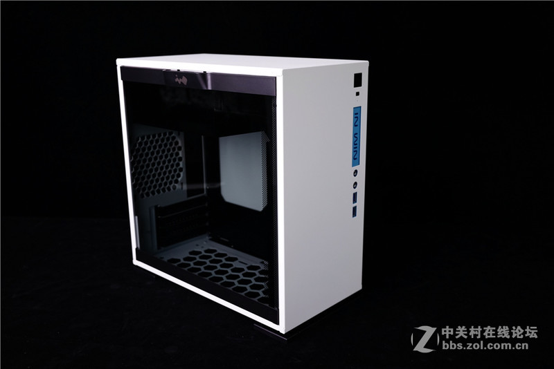 【首发评测】M-ATX新贵 迎广301首发简测