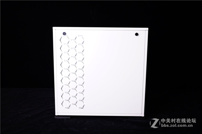 【首发评测】M-ATX新贵 迎广301首发简测