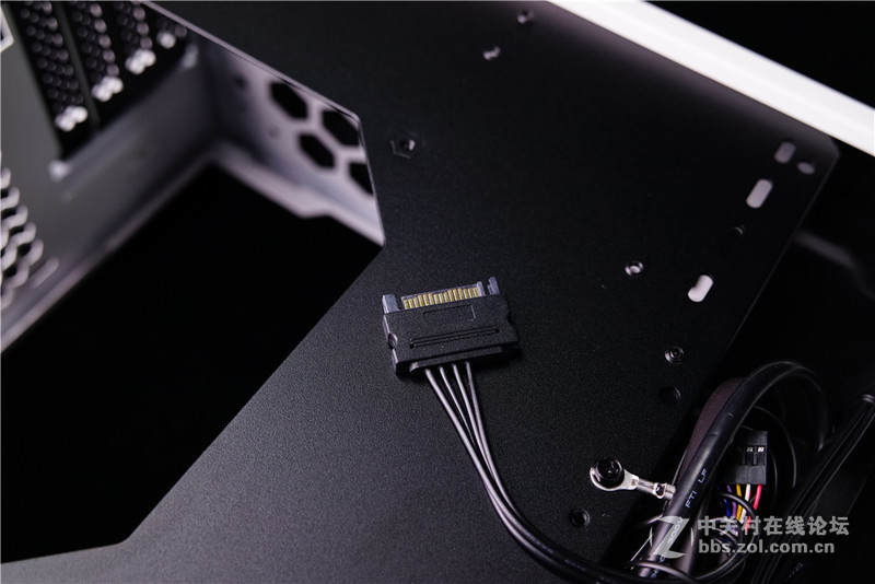 【首发评测】M-ATX新贵 迎广301首发简测