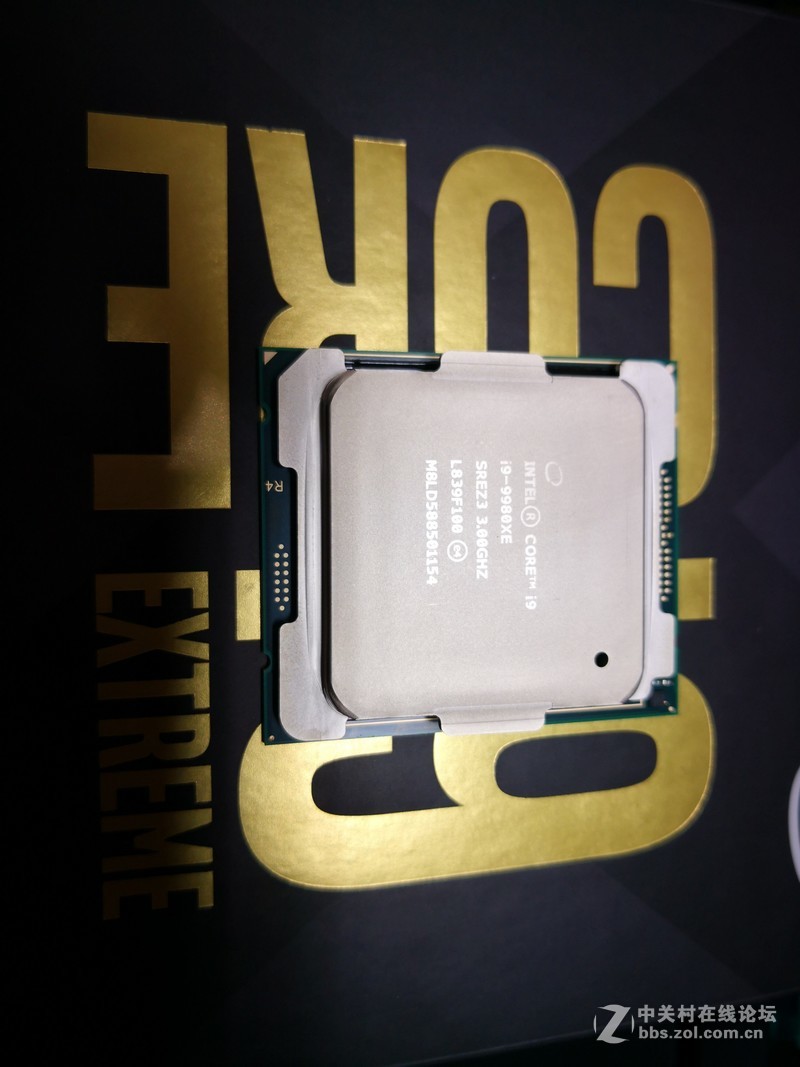 R6E OMEGA + I9 9980XE 开箱 水冷装机~