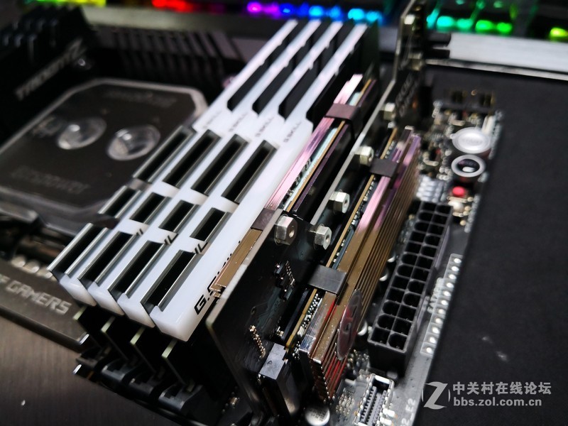 R6E OMEGA + I9 9980XE 开箱 水冷装机~