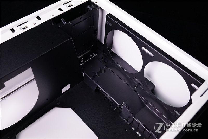 【首发评测】M-ATX新贵 迎广301首发简测