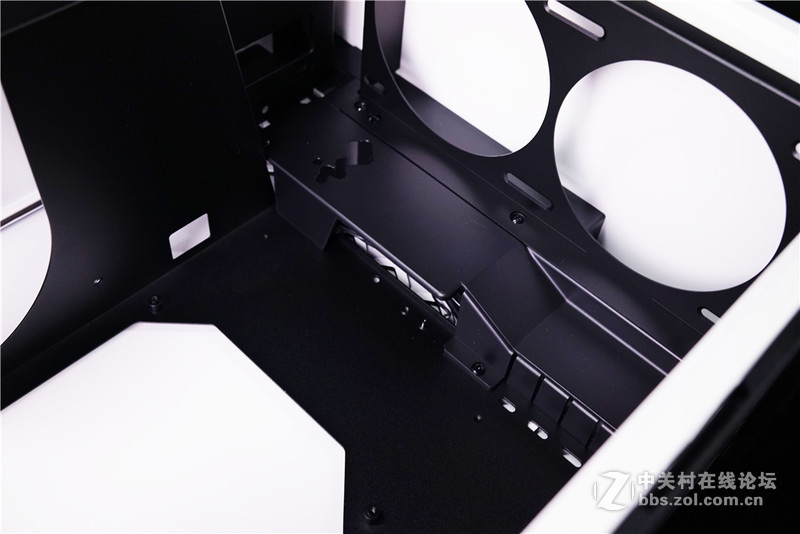 【首发评测】M-ATX新贵 迎广301首发简测