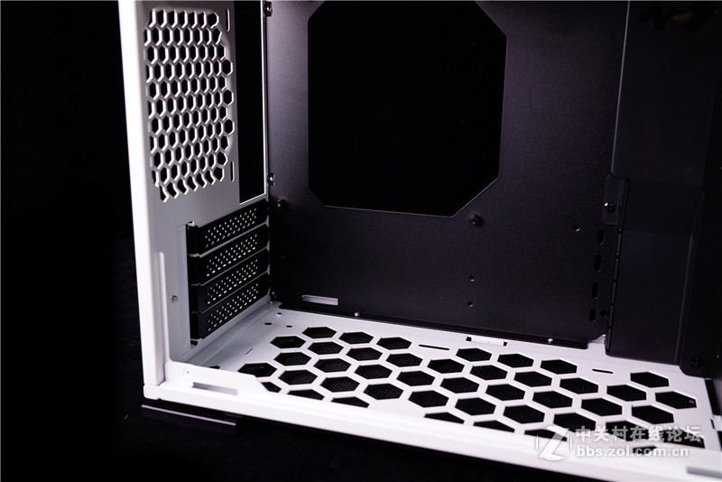 【首发评测】M-ATX新贵 迎广301首发简测