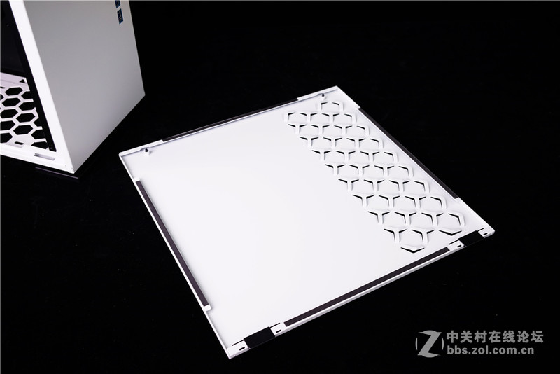 【首发评测】M-ATX新贵 迎广301首发简测