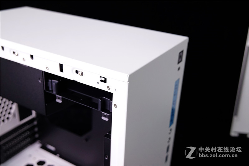 【首发评测】M-ATX新贵 迎广301首发简测