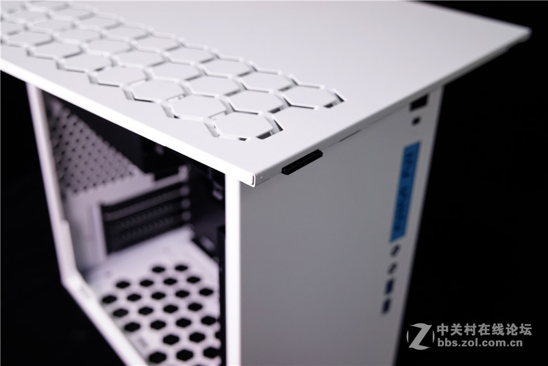 【首发评测】M-ATX新贵 迎广301首发简测