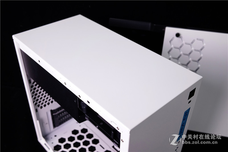 【首发评测】M-ATX新贵 迎广301首发简测