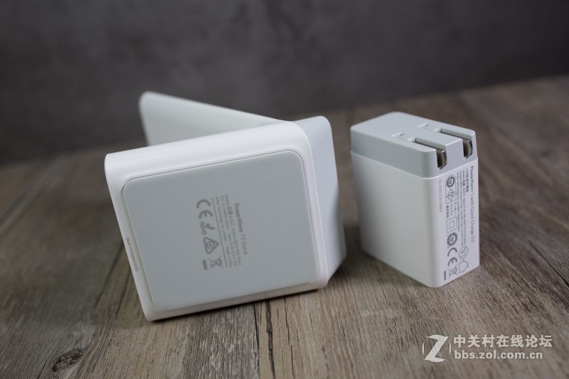 充满iPhone XS Max只需2.5小时！PowerWave 7.5 Stand 三模无线快充底座体验