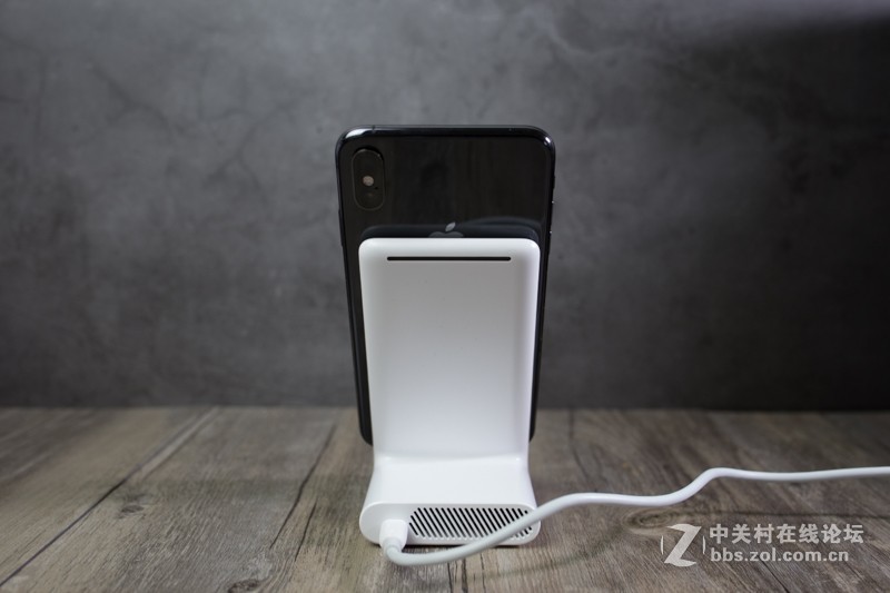 充满iPhone XS Max只需2.5小时！PowerWave 7.5 Stand 三模无线快充底座体验