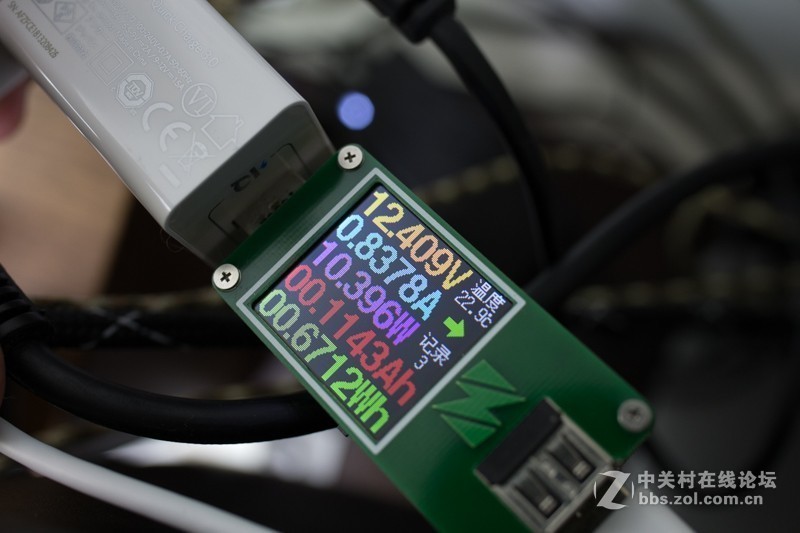 充满iPhone XS Max只需2.5小时！PowerWave 7.5 Stand 三模无线快充底座体验