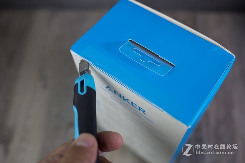 充满iPhone XS Max只需2.5小时！PowerWave 7.5 Stand 三模无线快充底座体验