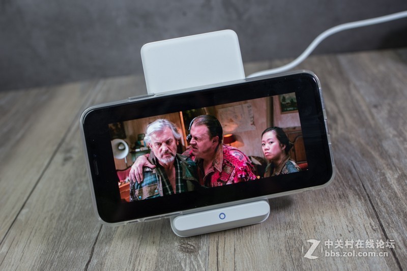 充满iPhone XS Max只需2.5小时！PowerWave 7.5 Stand 三模无线快充底座体验