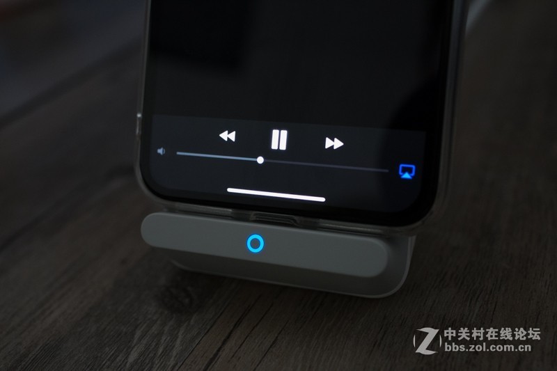 充满iPhone XS Max只需2.5小时！PowerWave 7.5 Stand 三模无线快充底座体验