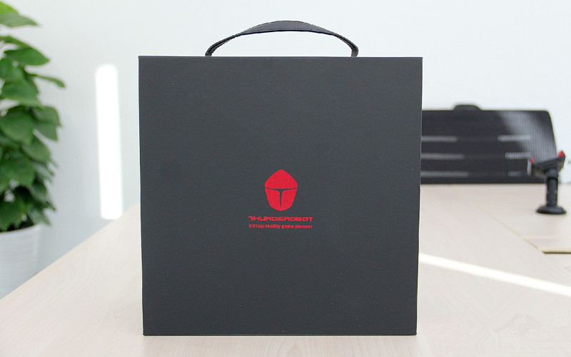 雷神幻影VR头显开箱图赏：带你进入虚拟现实