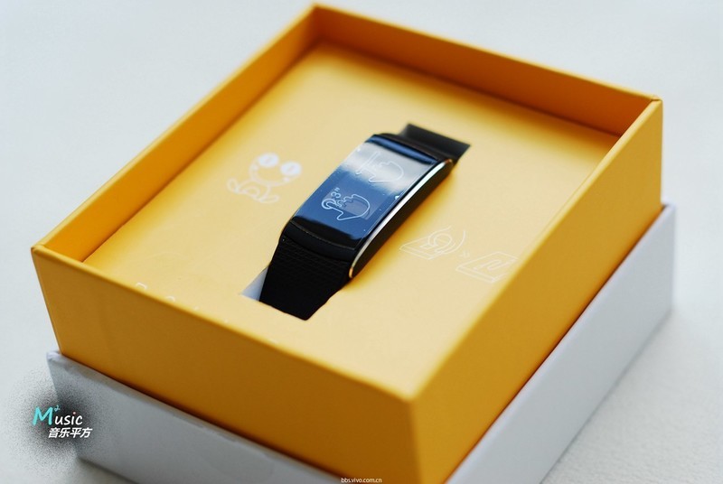 【vivo众测第五期】时尚酷黑格调 iwown埃微蛋卷手环i6Pro开箱