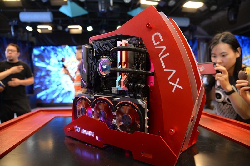 芯无界，驰以恒，2018影驰&英特尔新品发布会精彩连连!