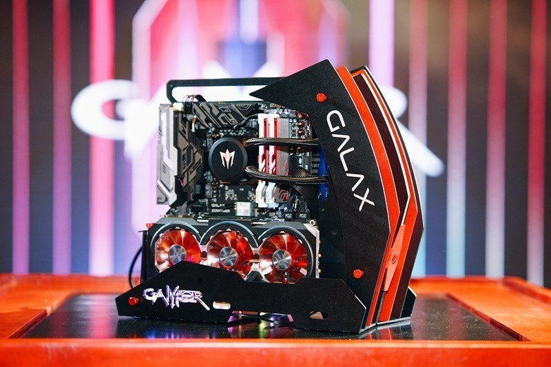 芯无界，驰以恒，2018影驰&英特尔新品发布会精彩连连!