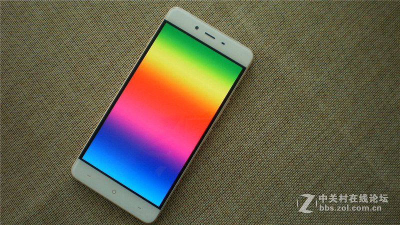 设计与工艺的“玩美”邂逅—— 一加X「图赏」