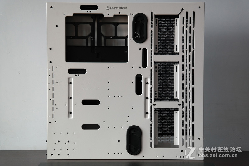 一大一小 一黑一白！Tt Core P3开放式机箱评测
