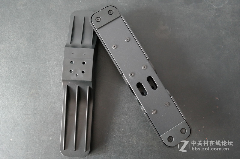 一大一小 一黑一白！Tt Core P3开放式机箱评测