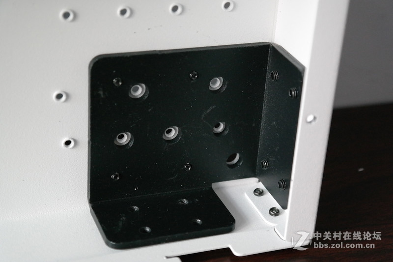 一大一小 一黑一白！Tt Core P3开放式机箱评测