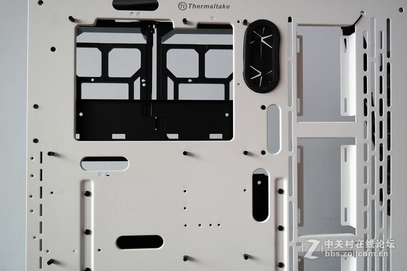 一大一小 一黑一白！Tt Core P3开放式机箱评测