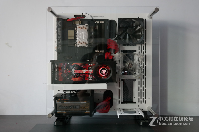 一大一小 一黑一白！Tt Core P3开放式机箱评测