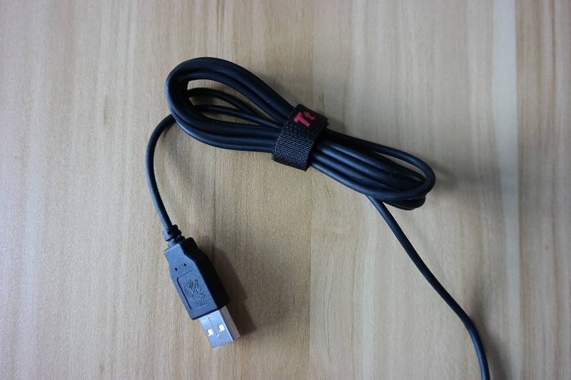 轻量游戏鼠标上手容易！Tt IRIS RGB电竞鼠标开箱评测