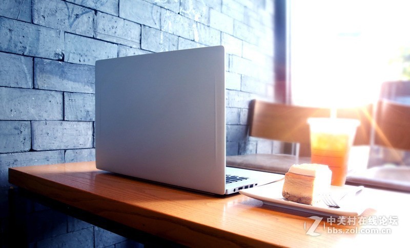 全面屏选华为MateBook13？这款更值得推荐