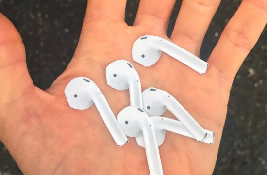 AirPods 掉了？这些只是恶作剧贴纸