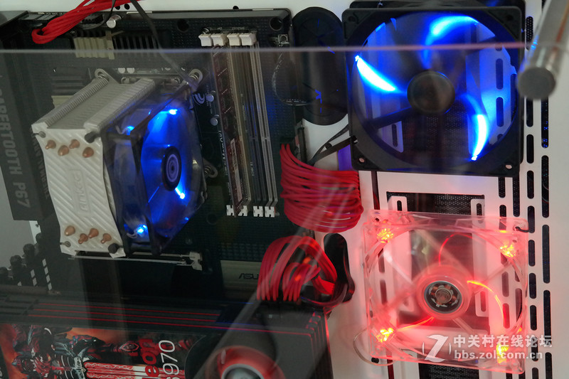 一大一小 一黑一白！Tt Core P3开放式机箱评测