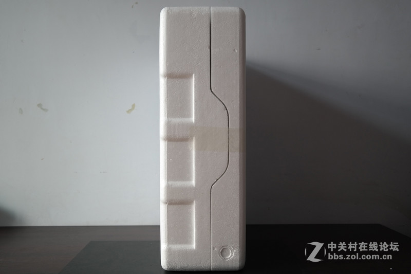 一大一小 一黑一白！Tt Core P3开放式机箱评测