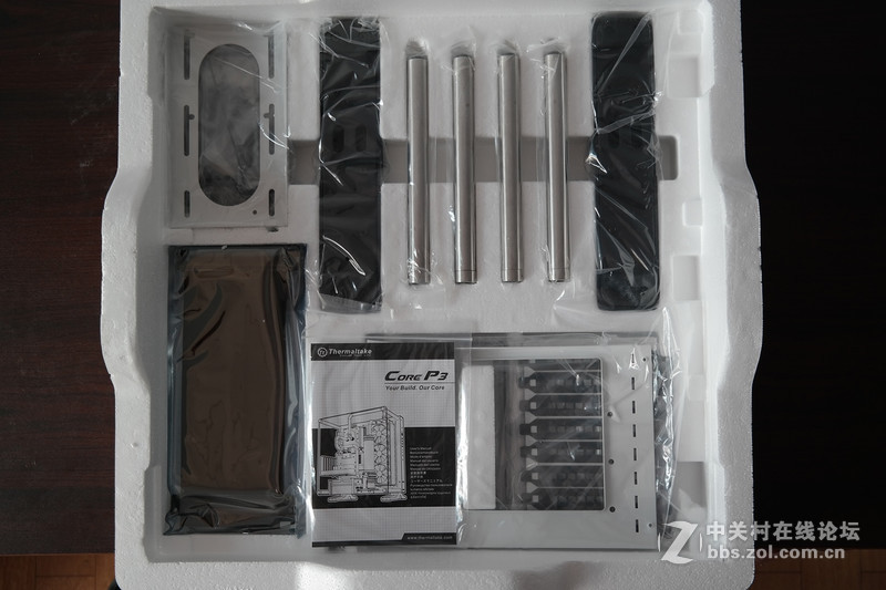 一大一小 一黑一白！Tt Core P3开放式机箱评测