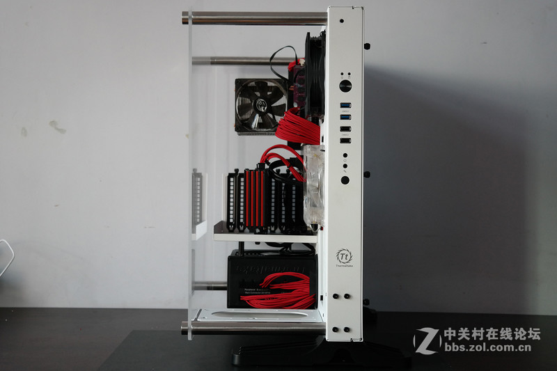 一大一小 一黑一白！Tt Core P3开放式机箱评测