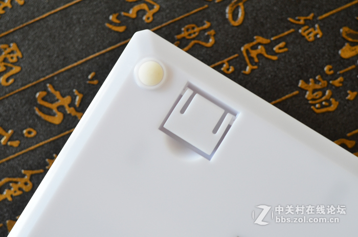 以游戏为名、有态度的键盘——品宜博K727游戏机械键盘青轴