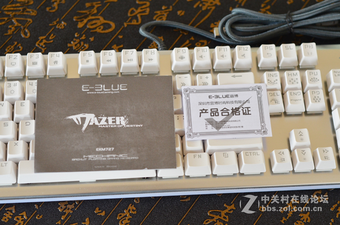 以游戏为名、有态度的键盘——品宜博K727游戏机械键盘青轴