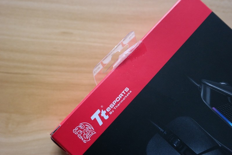 轻量游戏鼠标上手容易！Tt IRIS RGB电竞鼠标开箱评测