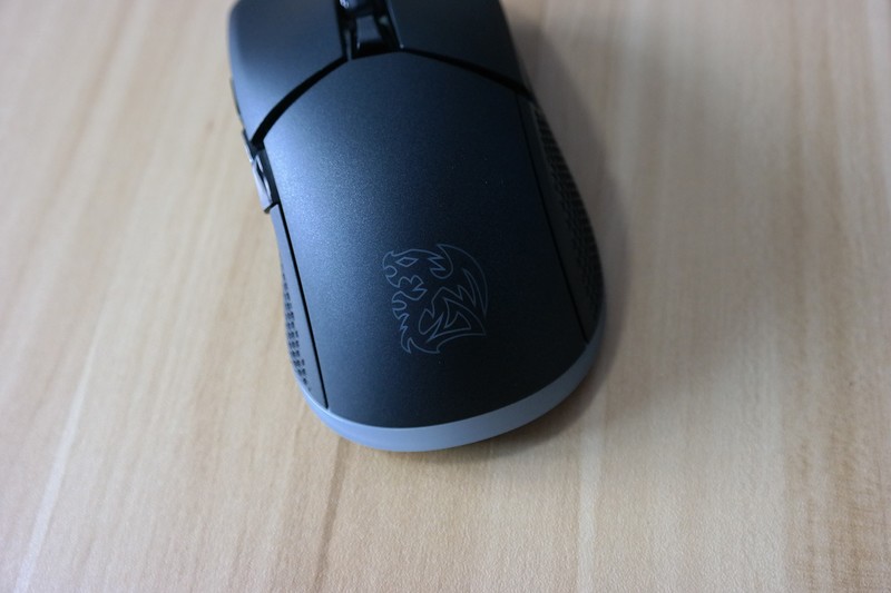 轻量游戏鼠标上手容易！Tt IRIS RGB电竞鼠标开箱评测