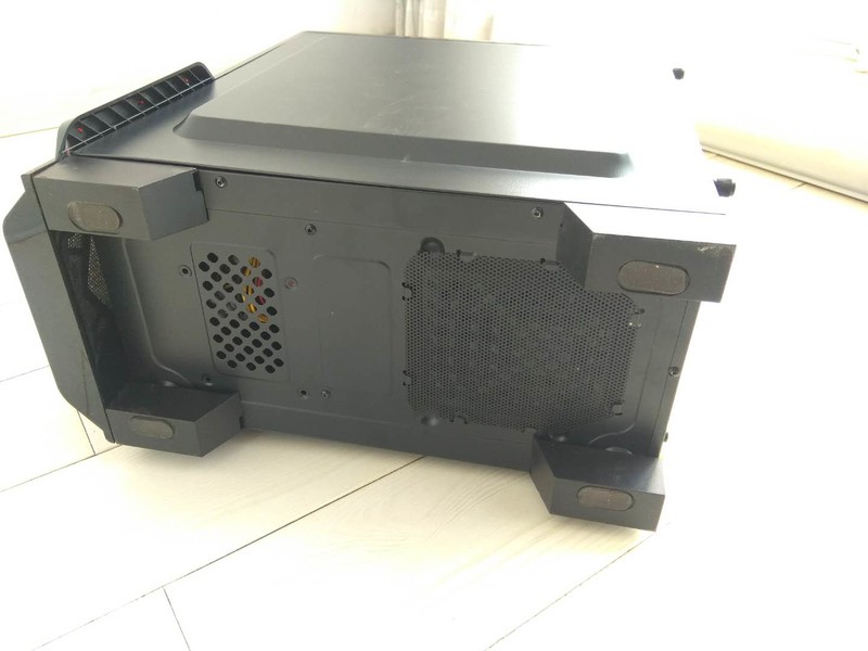 二手极好成色1100元主机箱i3-7100 4G内存DDR4 西部数据1T硬盘HD630显卡