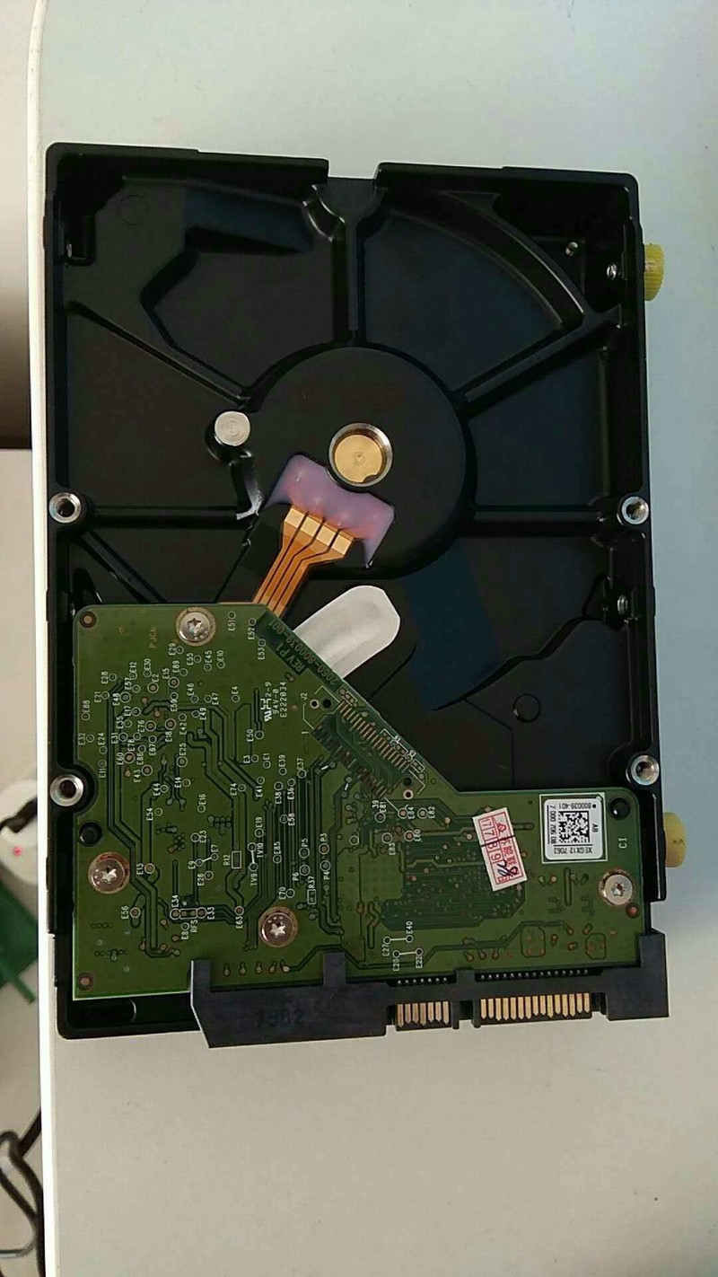 二手极好成色1100元主机箱i3-7100 4G内存DDR4 西部数据1T硬盘HD630显卡