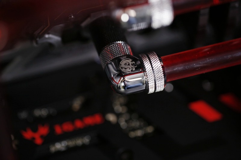 #iGame1080 烈焰战神X-8GD5X Top AD#打造玩家·定制水冷主机