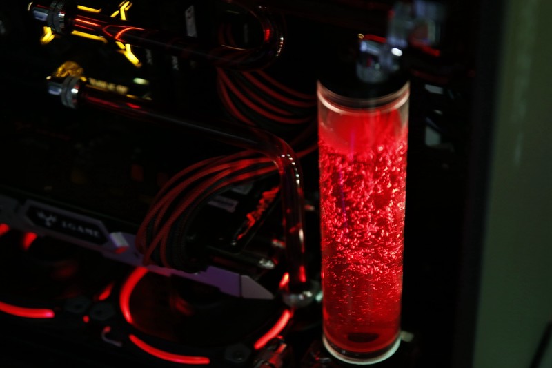 #iGame1080 烈焰战神X-8GD5X Top AD#打造玩家·定制水冷主机