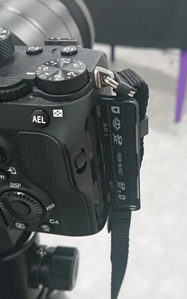 UHS-Ⅱ极速体验——雷克沙 1000X开箱